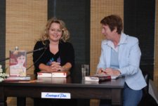 Petra Durst-Benning mit Margarete v. Schwarzkopf (NDR)